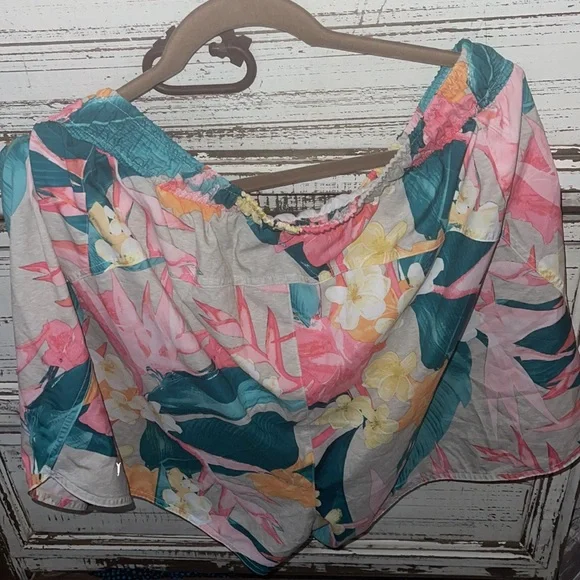 NWOT old navy active shorts with pink green orange yellow flowers size 3x nice - Picture 2 of 7